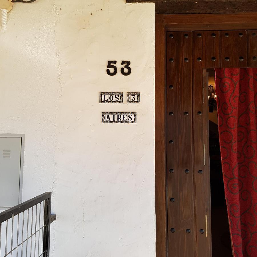 Homestay Casa Tres Aires *
